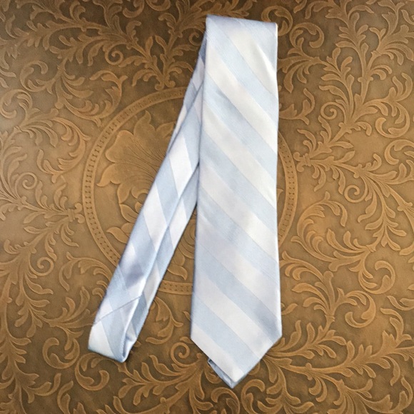 Michael Kors Blue Silk Tie - Picture 5 of 9